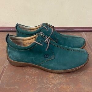 Born Sahara Nubuck Leather Shoe Lace Up Moccasin Women